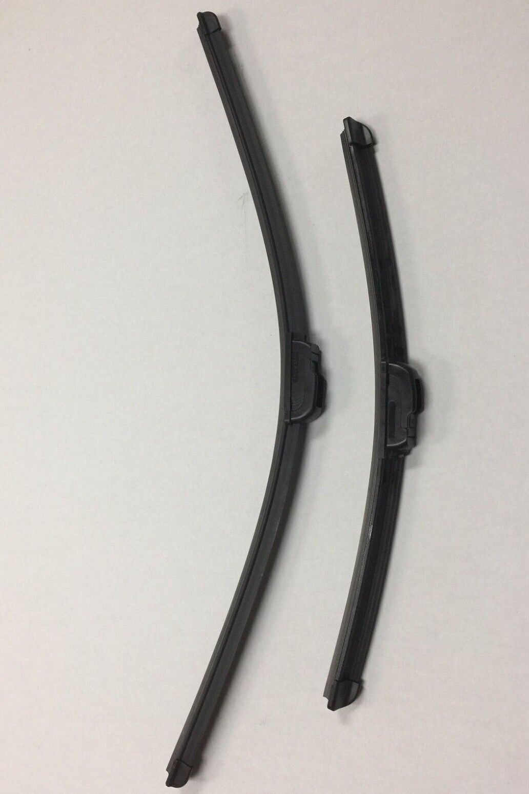 FITS: 1988-1993 Dodge Grand Caravan 18"-18" -2PCS Wiper Blades Bracketless